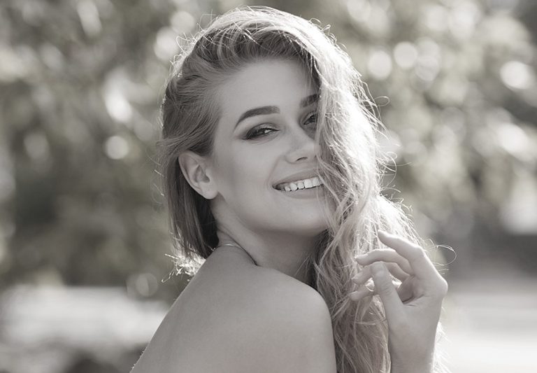 portrait-cute-woman-outdoor